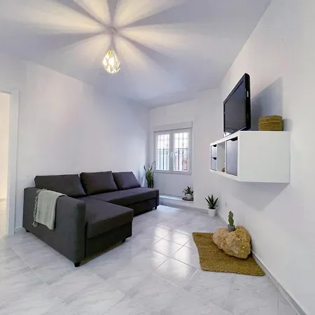 Moderno Apartamento Con Piscina A Pocos Minutos De La Playa Y Aire Acondicionado