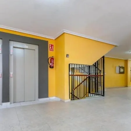 Appartamento Moderno Apartamento Con Piscina A Pocos Minutos De La Playa Y Aire Acondicionado
