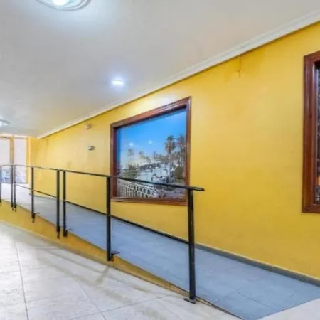Moderno Apartamento Con Piscina A Pocos Minutos De La Playa Y Aire Acondicionado